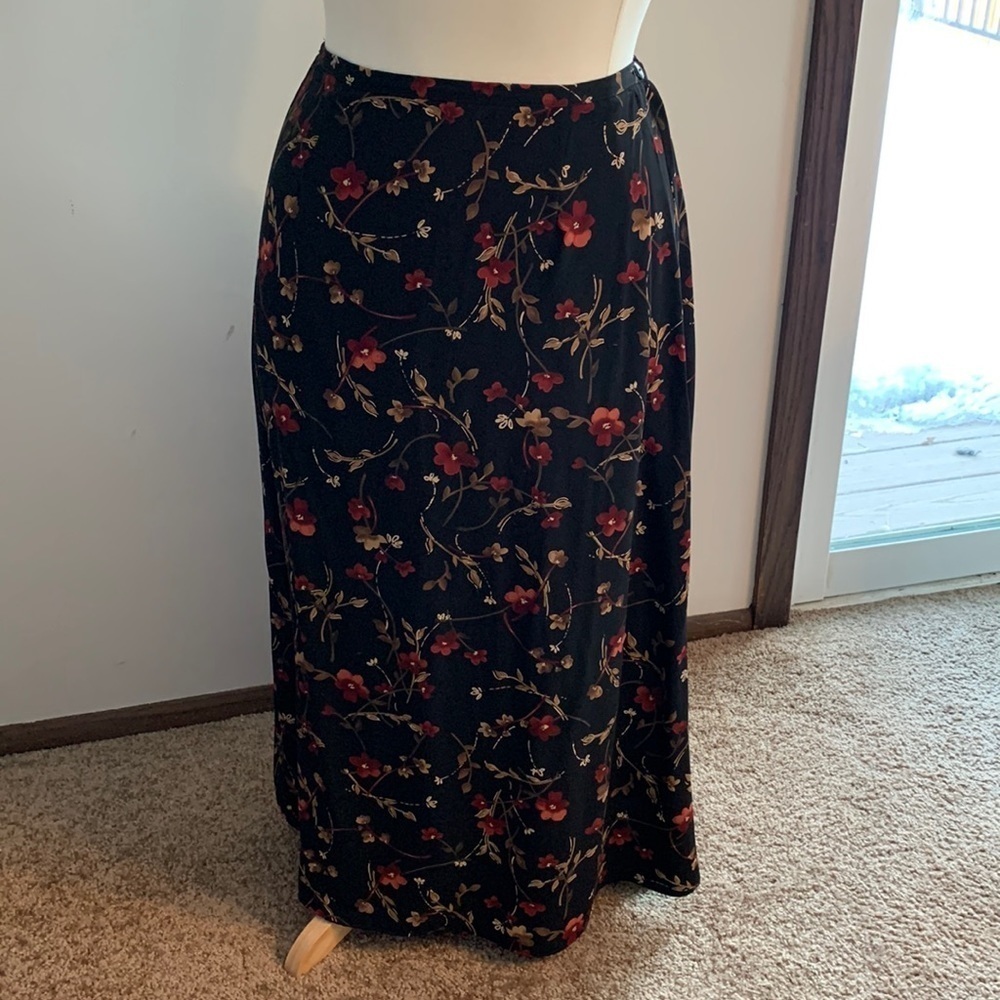 First Option Maxi skirt polyester beautiful fabric great career or night out